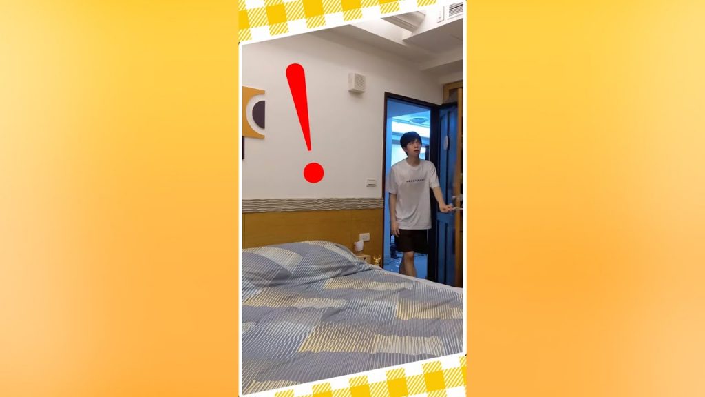 當你很累要躺一下,又馬上被叫出去…When you get ready for bed but someone still need you…【黃氏兄弟】#shorts