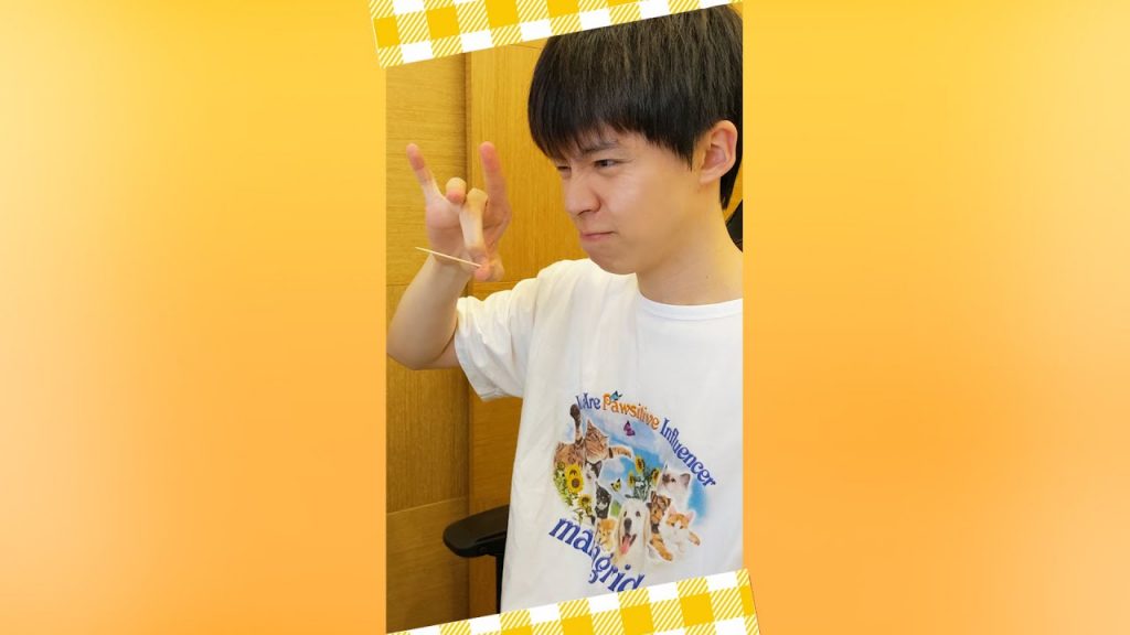 我的電腦螢幕就是這樣壞掉的…How I cracked my screen…【黃氏兄弟】#shorts