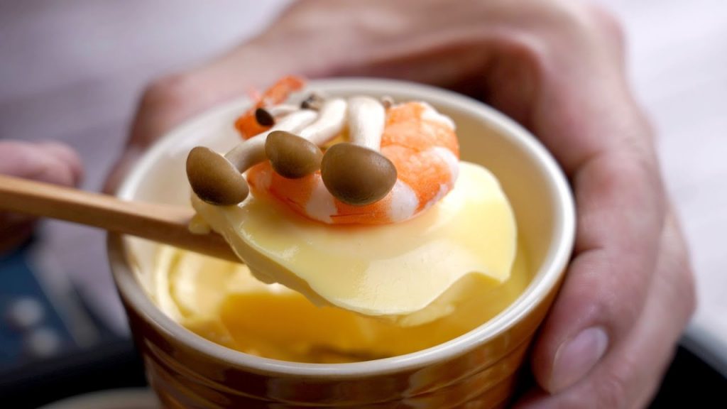 【1mintips】蒸蛋總是表面不平滑? !這樣做,零廚藝也能做出五星級蒸蛋! !嫩到讚不絕口! !