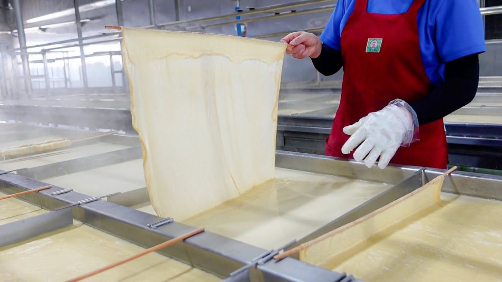 收成! 豆腐皮豆腐卷量產 – 豆包, 豆腸製作 (非基改黃豆) – Taiwanese Food