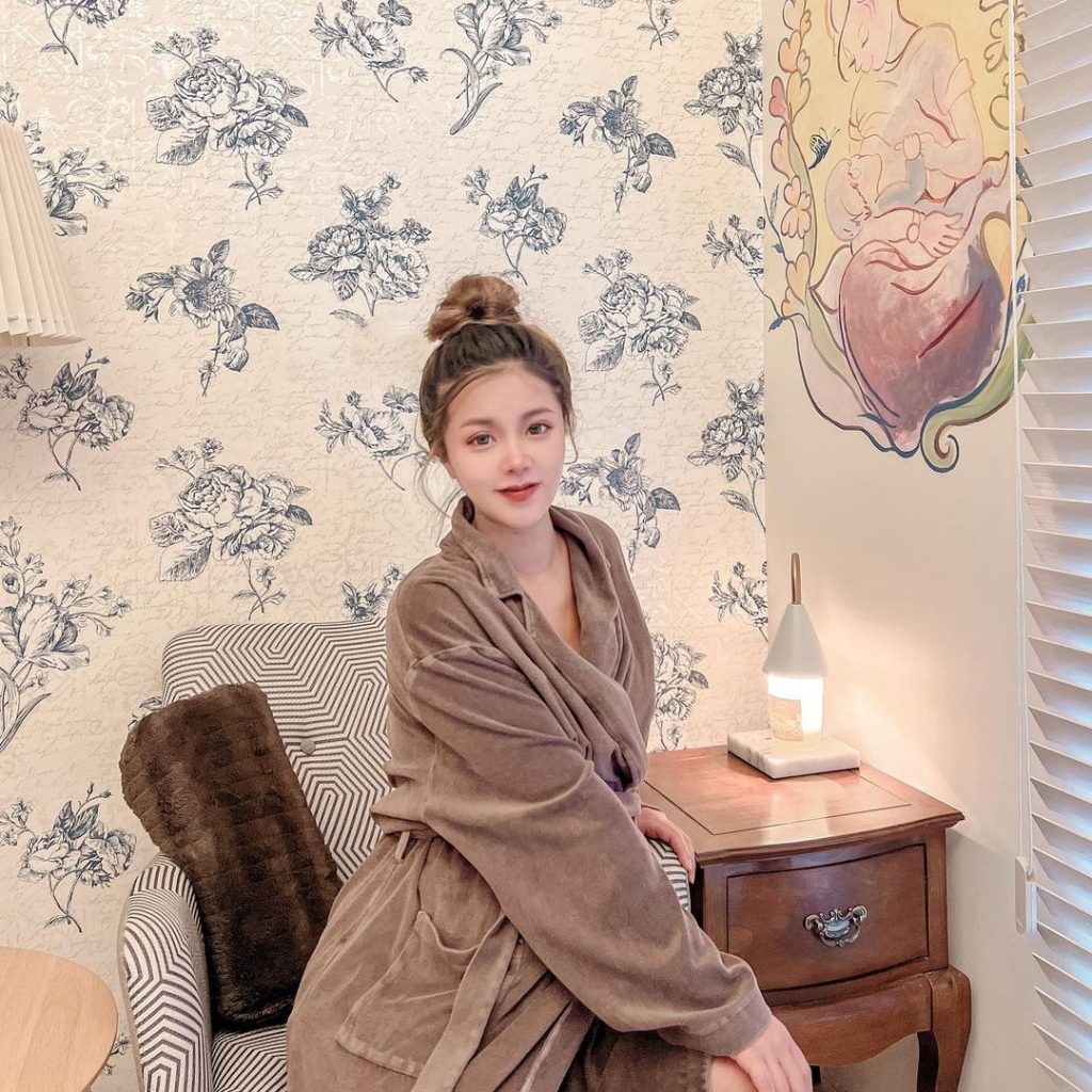 我真的非常害怕變成石頭奶這件事情
在媽咪社團看到新手媽咪最害怕的
就是泌乳時乳腺…