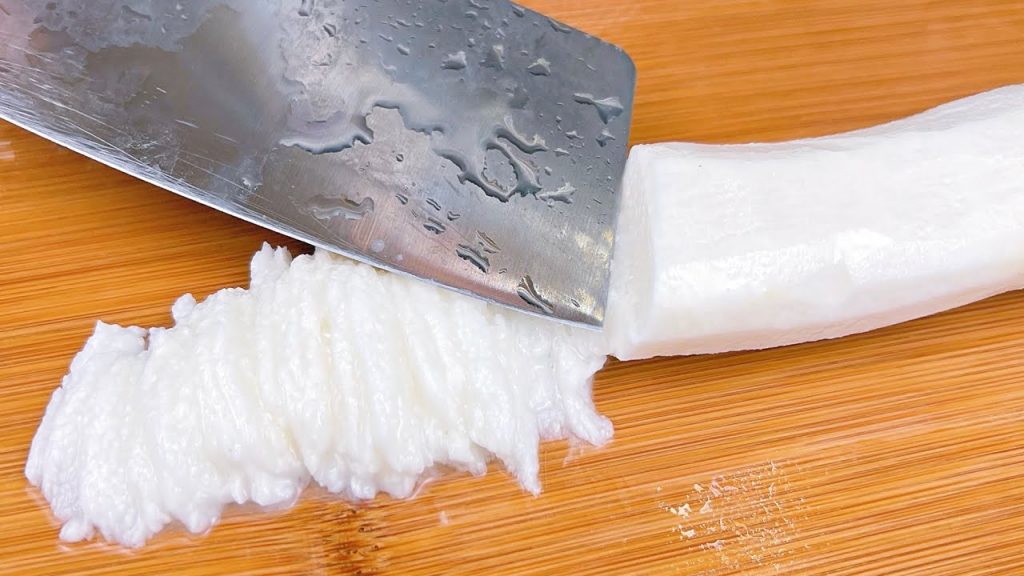 吃了半輩子山藥第一次見這種做法,用刀拍一拍,鮮香可口,味道真是絕了, A recipe of Yam Soup