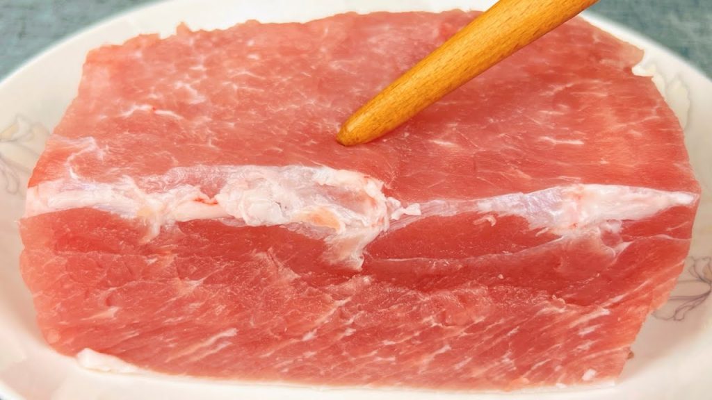 炒豬肉時,瘦肉發柴嚼不動?教你一招,吃肉和吃豆腐一樣嫩滑,真香 , A recipe of Fried pork