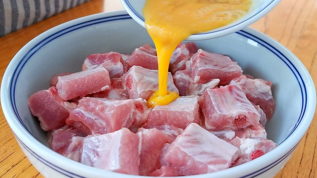 【小穎美食】入秋後要多吃排骨,教你懶人做法,用料簡單味道足,出鍋湯汁都不剩