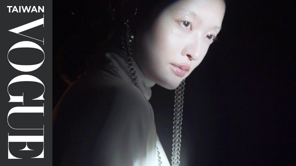 VOGUE 2月號封面 帶你走進東方神祕學|Vogue Taiwan