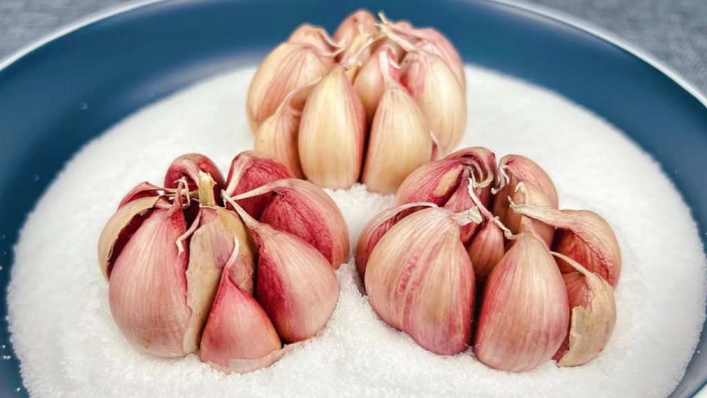 大蒜里加一袋食鹽,89歲爺爺吃了一輩子的做法,營養又美味,常吃好處多 , A recipe of Garlic