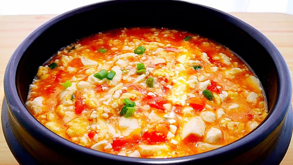 【小穎美食】一個西紅柿,兩個雞蛋,讓你做秘製豆腐羹,開胃又下飯,流口水了