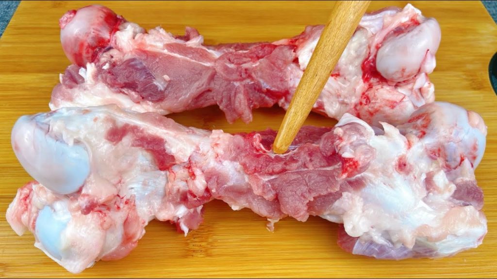 燉骨頭湯,牢記「兩不放」的訣竅,湯濃肉香不油膩,營養一點不流失 , A recipe of Big bone soup , 大骨头汤