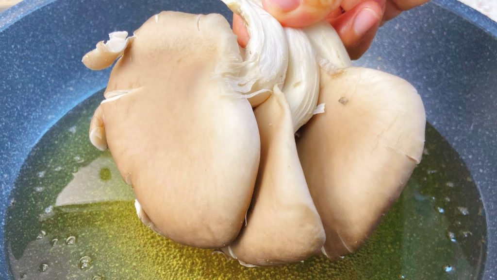 炸蘑菇究竟用麵粉還是澱粉?很多人都搞不懂,看看酒店大廚是怎麼做的 ,Fried mushrooms Recipe , 炸蘑菇