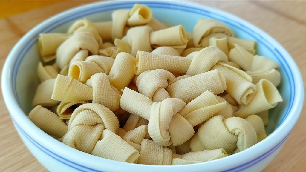 【小穎美食】豆腐皮別炒菜吃了,教你好吃做法,我家1週吃3次,比吃肉還香!