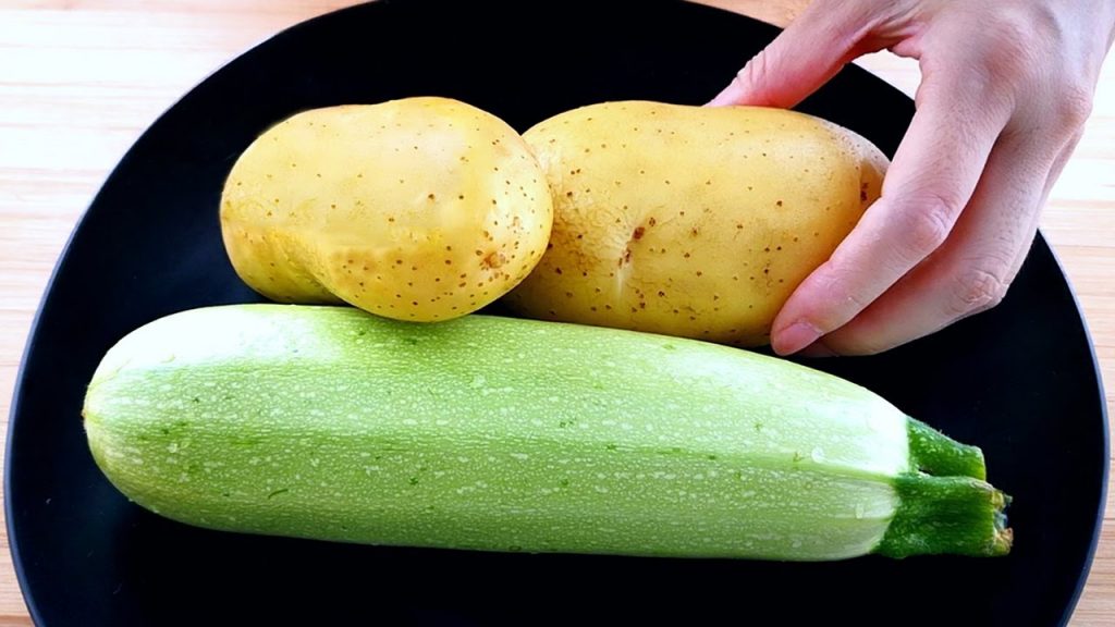 【小穎美食】西葫蘆和土豆用這個方法做,好吃又營養,連小孩都能吃3個