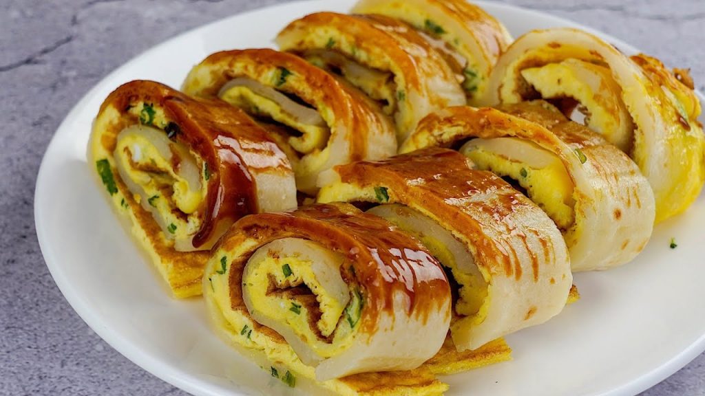 【1mintips】不用揉麵糰,做出超氣派蛋餅!一次一大張,兩人一起吃都過癮!新早餐時代來臨,比叫外送更快!家常蛋餅第一次做就成功!