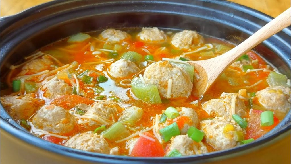 【小穎美食】夏天不愛吃飯,試試做這鍋湯,肉嫩湯鮮,連挑食的孩子也愛吃!