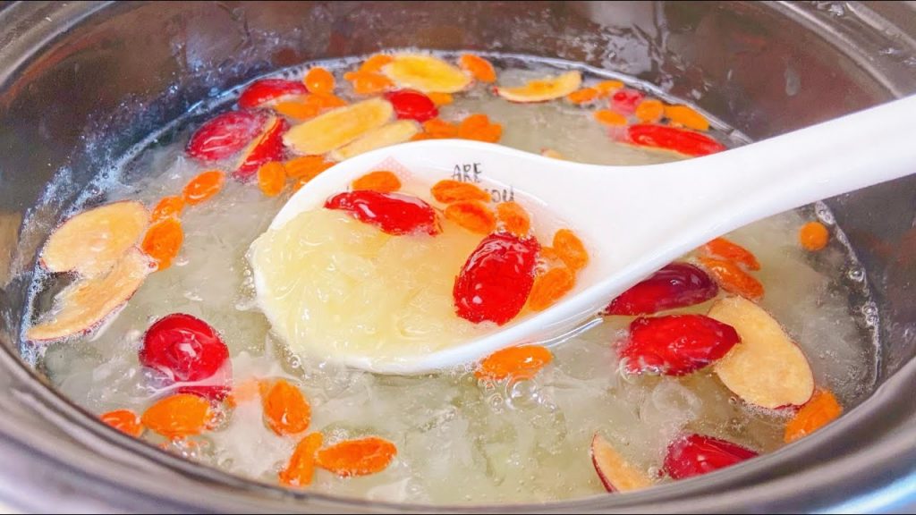 為何你煮的銀耳不出膠?看大廚教你如何燉銀耳,省時省力,粘稠好喝,外行吃燕窩 內行吃銀耳