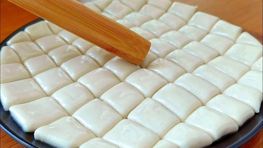 【小穎美食】真正懶人麵條,掌握這個小竅門,柔軟勁道拉不斷,出鍋比吃肉還香