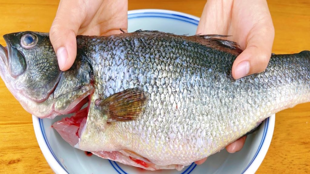 鱸魚別再清蒸了,教你新吃法,不加一滴水,肉質鮮嫩無腥味,真香 ,striped bass recipe ,鲈鱼