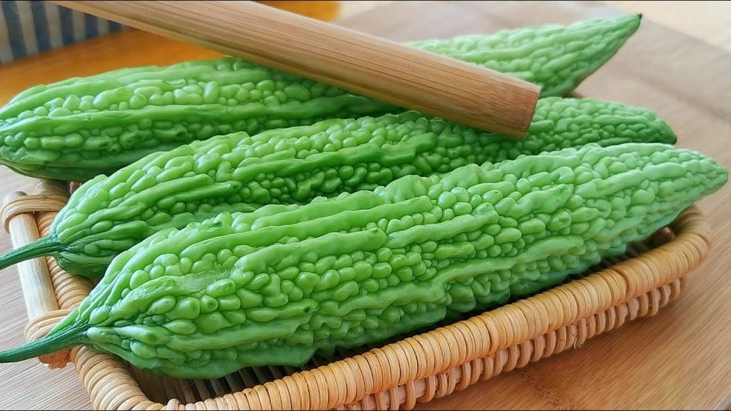 【小穎美食】苦瓜好吃有竅門,很多人都做錯了,學會這樣做,上桌比吃肉還香!