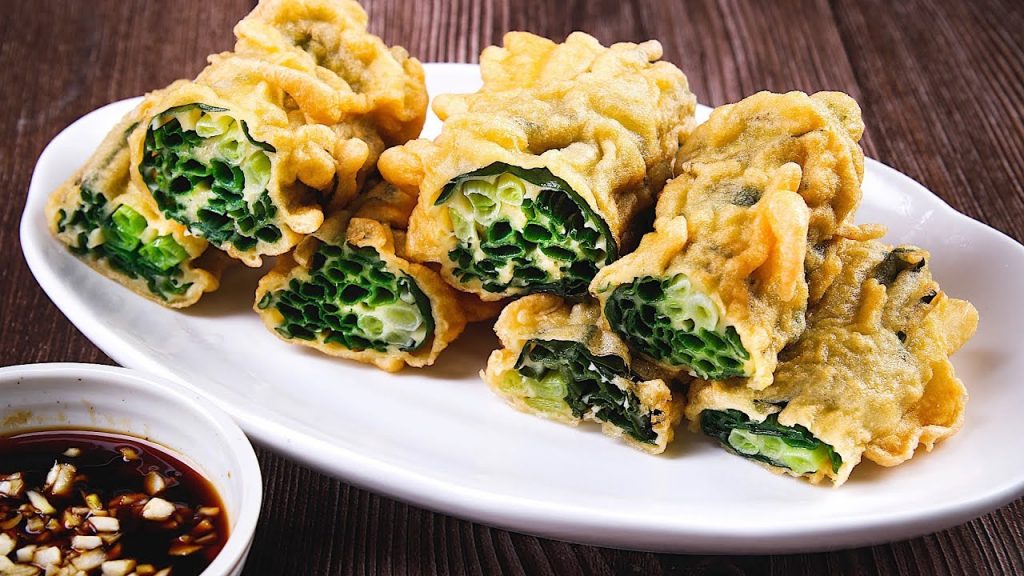 【1mintips】簡單青蔥這樣炸,隔著螢幕彷彿可以聞到香味!酥脆多汁,不輸蔥油餅的好滋味!沾點醬油膏辣椒醬,哇,讓人口水直流!