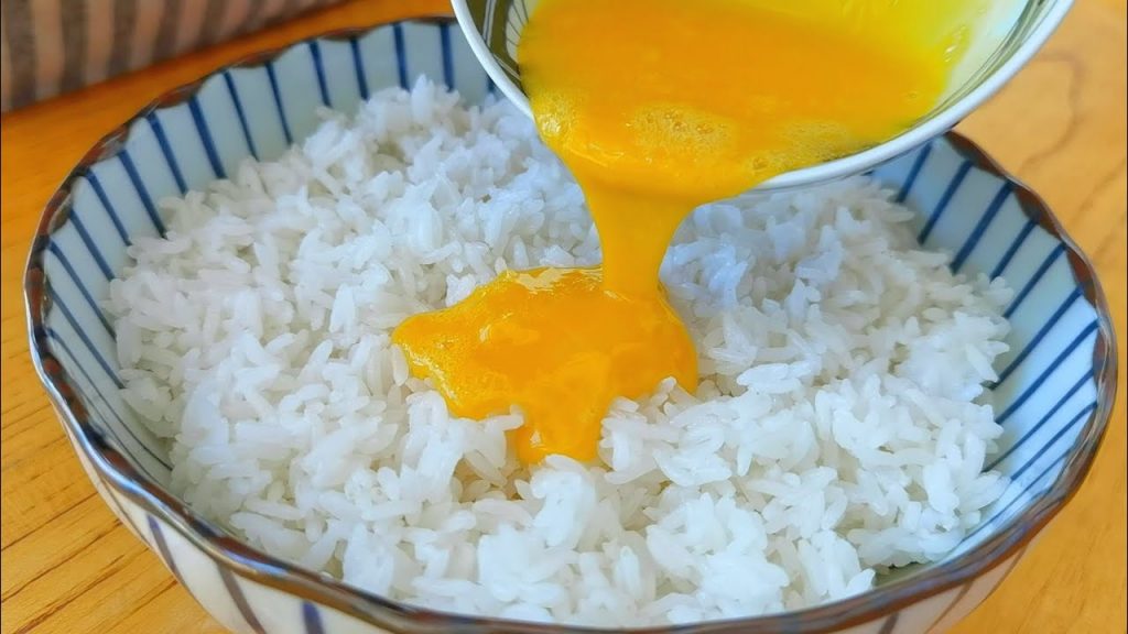 【小穎美食】我家剩米飯從不2次蒸,淋3個雞蛋,不用烙不用蒸,出鍋比吃肉還香