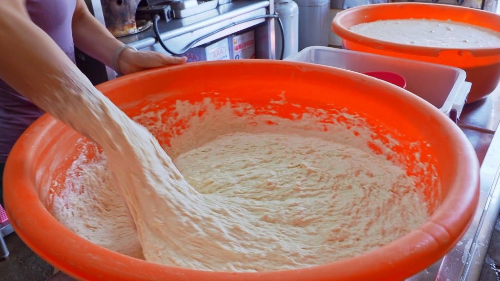 Soft Dough!Fried Scallion Bread, Pan Fried Buns / 晚來呷嘸!蔥油條, 水煎包, 韭菜餅