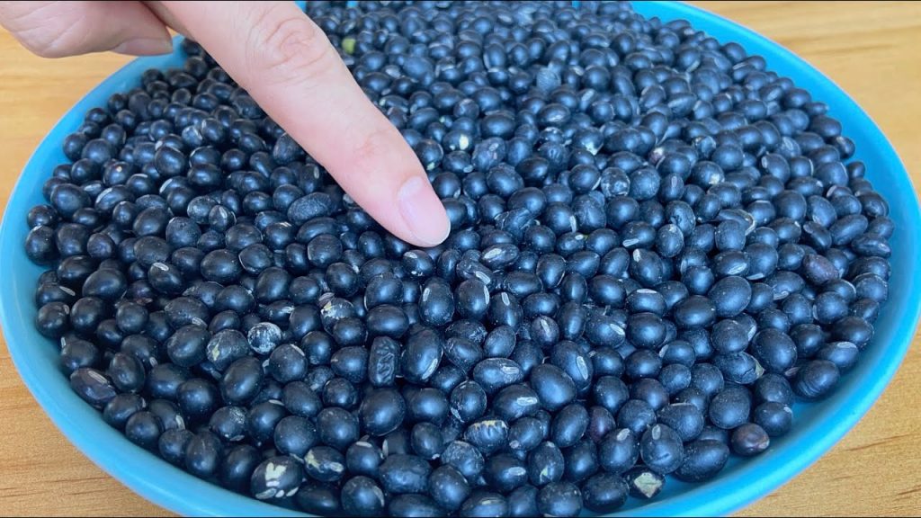 86歲爺爺吃了40年的黑豆養生做法,不打豆漿不泡醋,越吃越精神。【美食彩味 VS 明玥美食 Magic Food】 樂樂媽 养生黑豆 Health black beans