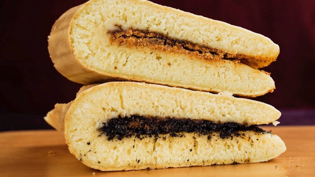 【1mintips】簡單麵糊,就能做出美味麥仔煎!灑上黑糖或芝麻粉,古早味瞬間大爆發! !來杯咖啡一起享用,兒時甜點不輸星級蛋糕!