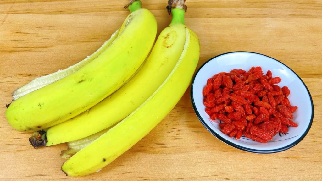 香蕉皮搭配枸杞,沒想到作用這麼厲害,很多人都不知道,省錢又實用 。【美食彩味 VS 明玥美食 Magic Food】香蕉皮 Banana peel केले का छिलका バナナの皮