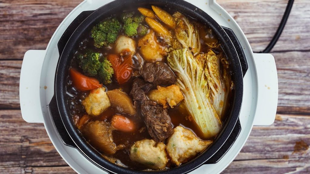 【1mintips】天氣冷,誰說一定要吃羊肉爐! ?牛肉爐,下飯又暖胃! !可以吃火鍋,可以變牛肉麵,可以做燴飯!多用途牛肉鍋,冬天必吃!