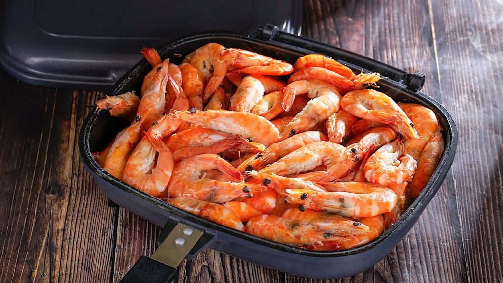 【1mintips】用水煮蝦?把蝦甜味都流失!不用水煮,白灼蝦更甜! !神奇密合鍋,用最快時間最少瓦斯,把蝦燜熟!甜味鮮味大保留~想吃蝦,這樣做就對了! !