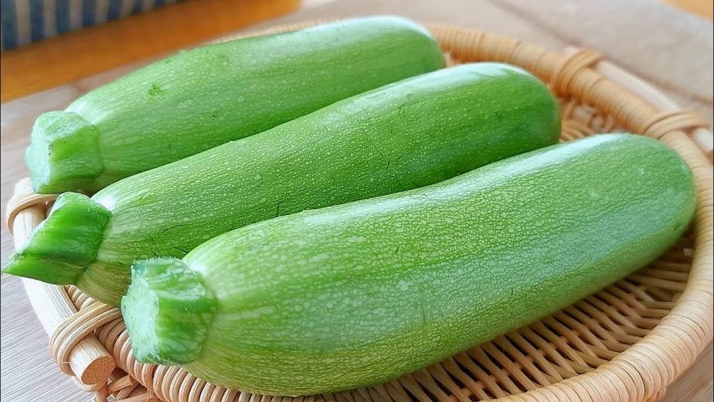 【小穎美食】西葫蘆最近火了,學會這樣做,比吃肉還香,孩子每次都吃光!