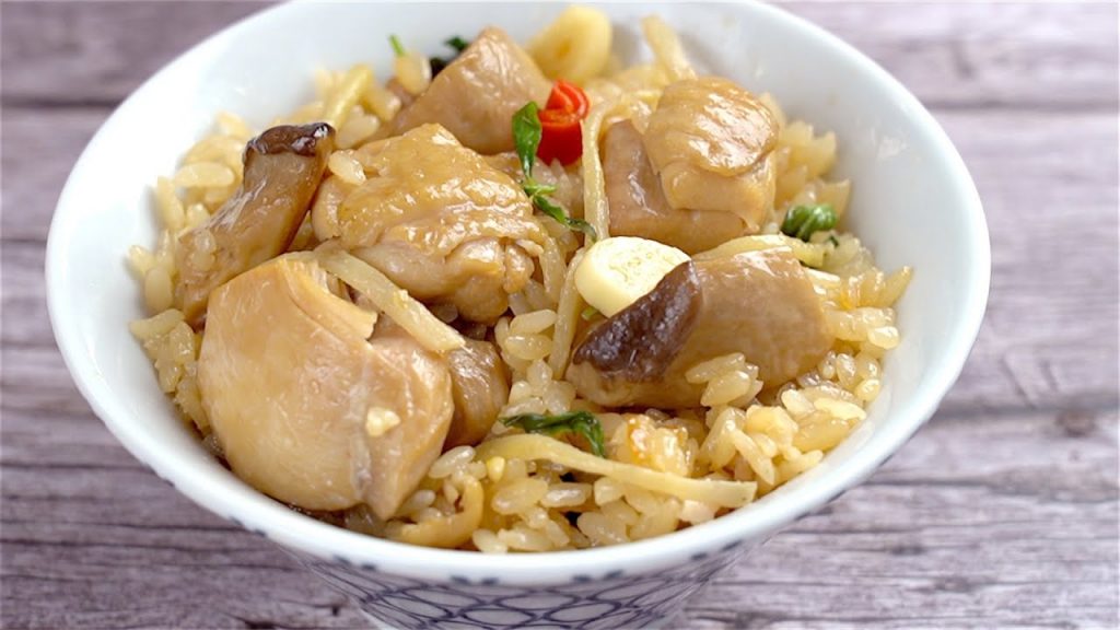 【1mintips】誰說煲仔飯一定要加臘味? !家常煲仔飯,這樣做更讚! !三杯雞、梅乾肉,讓人聽了就流口水的家常煲仔飯~必學!