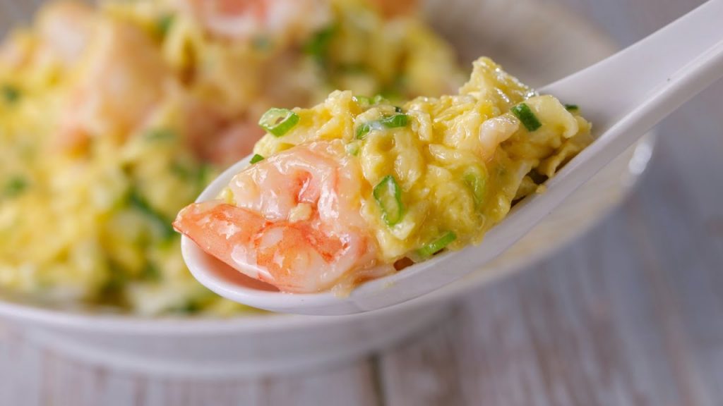 【1mintips】蝦仁脆,蛋滑嫩,滑蛋蝦仁神奇下飯魅力,一鍋完成! !滑著炒,不費力的家常菜。年度人氣菜色,必學!