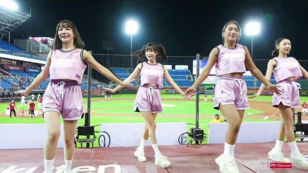 【Rakuten Girls】20220913|孟潔、苡萱、阿布舞、卉妮、慧慧 東區中場舞《王心凌 Cyndi Wang – 愛你》RakutenMonkeys【4K】_PO Channel