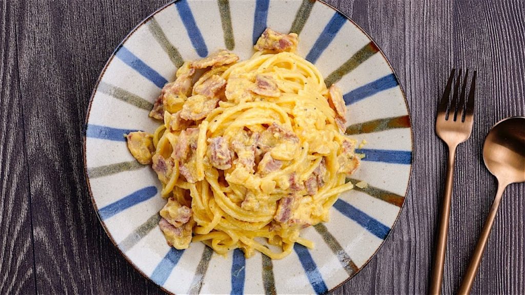 【1mintips】不用熬醬!簡單做出道地義大利麵!善用乳酪蛋黃,地中海美味隨時上桌!蛋黃不必全熟,更好吃!