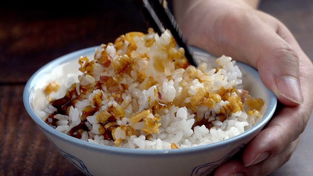 【1mintips】豬油拌飯,好吃秘訣,原來隱藏在細節裡! !讓我們從炸豬油學起,挖掘世紀美味,如此好吃的魅力!