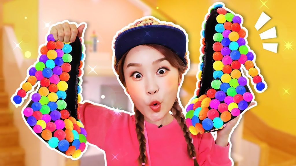 不可以太貪心哦!平時省吃儉用省下來終於可以去買玩具咯Sweet Shoes-基尼