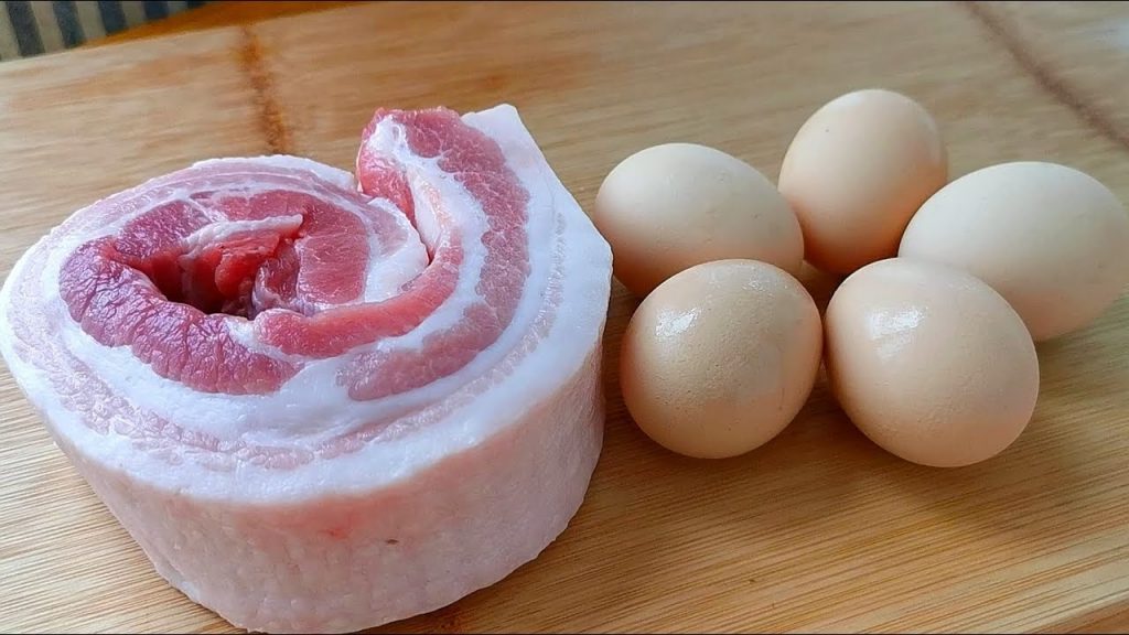 【小穎美食】我家五花肉從來不紅燒,加5個雞蛋,不用炒不用蒸,上桌瞬間被掃光