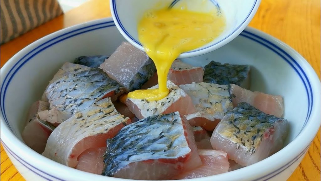 【小穎美食】魚肉這樣做4斤不夠吃,淋一個雞蛋,不加一滴水,比飯店的還好吃!