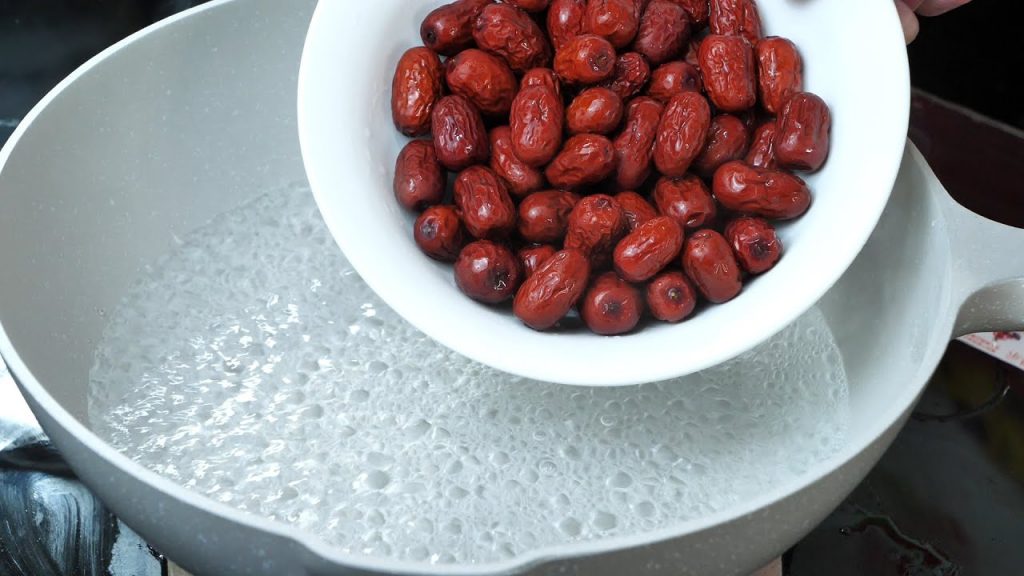 把红枣倒进滚烫开水中,瞬间变美食,营养又美味,吃1次就忘不了Red dates recipe