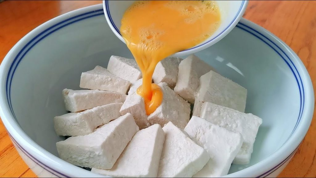 豆腐裡淋2個雞蛋,竟然這麼好吃,我家一周吃3次,連湯汁都不剩! 【小穎美食】
