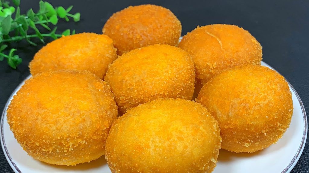 外面卖3元1个的鸡蛋酥,自己在家做,成本不到5毛钱,真实用【刘姐厨房 Magic Food】#面食 #鸡蛋酥