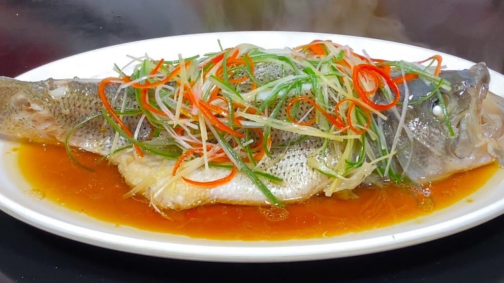 清蒸鱼切记不要放盐和料酒腌制,大厨教你绝招,肉质鲜美不腥不老Steamed Fish Recipe