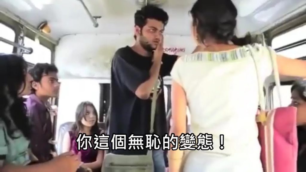 女孩以男孩對她的性騷擾怒懟對方耳光,接下來的意境展開讓她臉超大 (中文字幕)