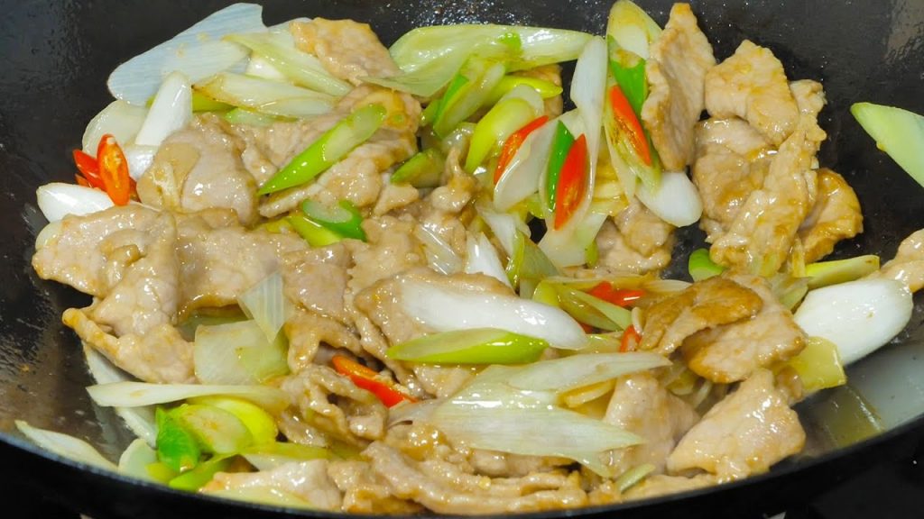 为什么你炒的肉片又老又柴?诀窍全部教给你,细嫩爽滑还不会粘锅Fried Pork Slices Recipe