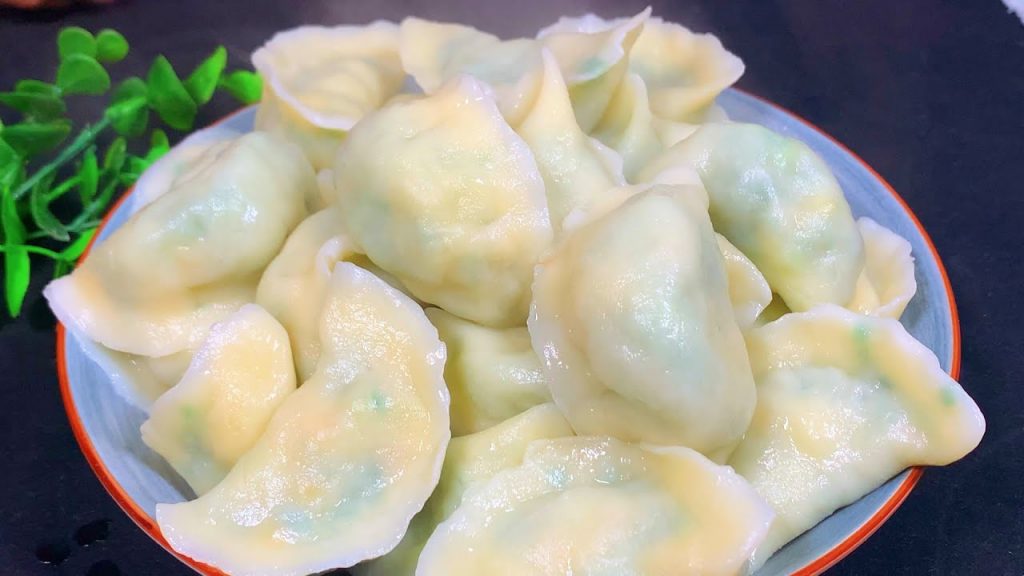 韭菜鸡蛋饺子,很多人都做不好,分享正确做法,韭菜翠绿不出水【刘姐厨房 Magic Food】#面食 #水饺