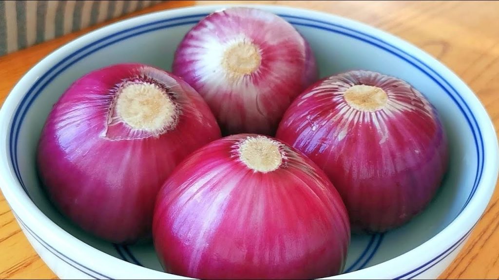 冬天要多吃洋蔥,教你好吃做法,不炒不醃不涼拌,營養又解饞【小穎美食】