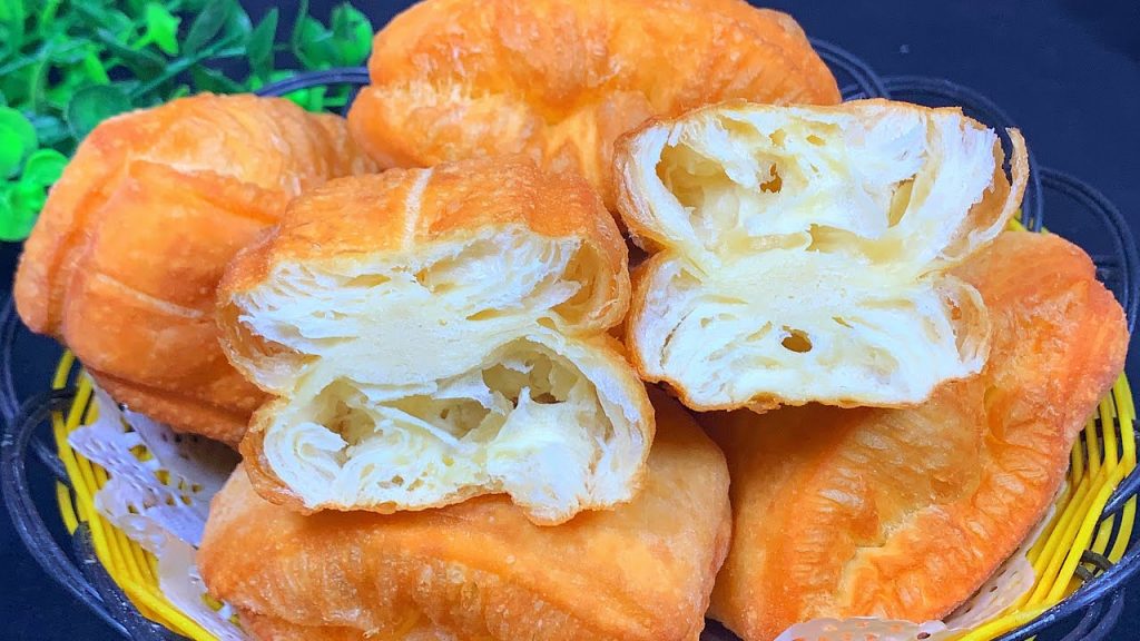 油条想要蓬松中空口感好,关键还是得看配比,按这个方法做太香了【刘姐厨房 Magic Food】#面食 #油条