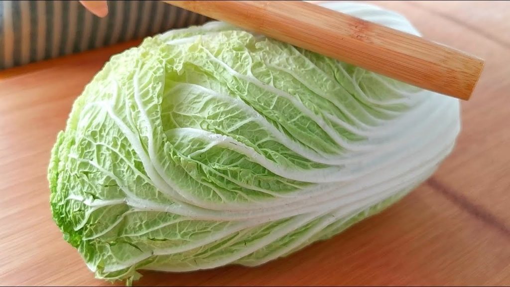 白菜別炒著吃,加3個雞蛋,不炒不燉不涼拌,出鍋比吃肉還過癮! 【小穎美食】