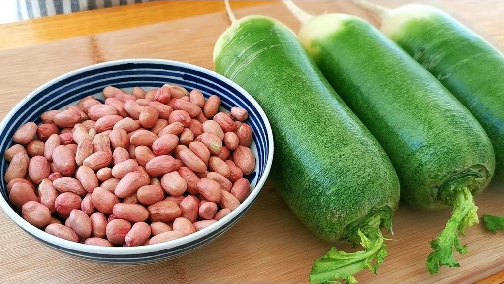 花生米別油炸了,加3個蘿蔔,不炒不燉不油炸,上桌比吃肉還過癮【小穎美食】