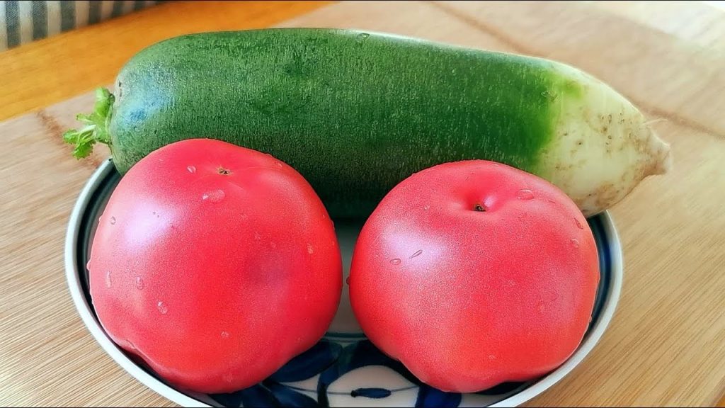 秋天要多吃蘿蔔,教你新吃法,加2個西紅柿,出鍋連湯汁都不剩! 【小穎美食】